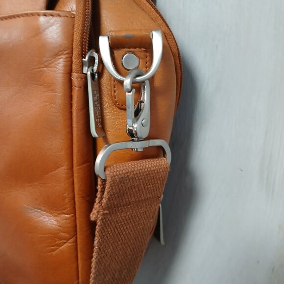 Kenneth Cole Reaction Tan Laptop Bag - Picture 3 of 15